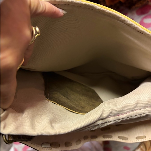 HUGE 20x20 Keep It Gypsy Fringe bag - Picture 3 of 3